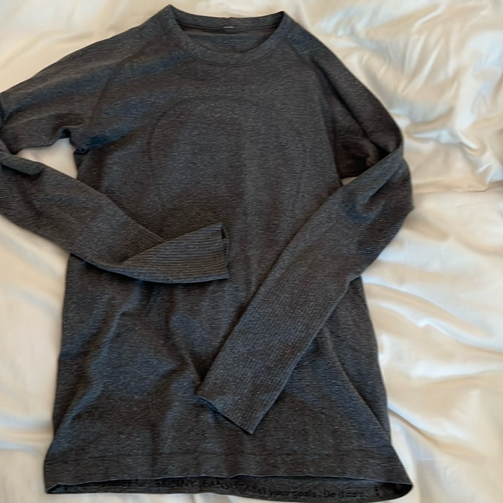 Lululemon swiftly tech long sleeve shirt